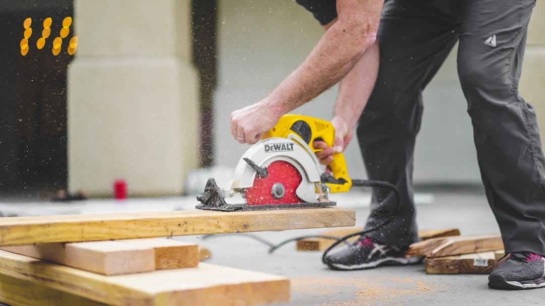 Photo experienced contractor Leiden